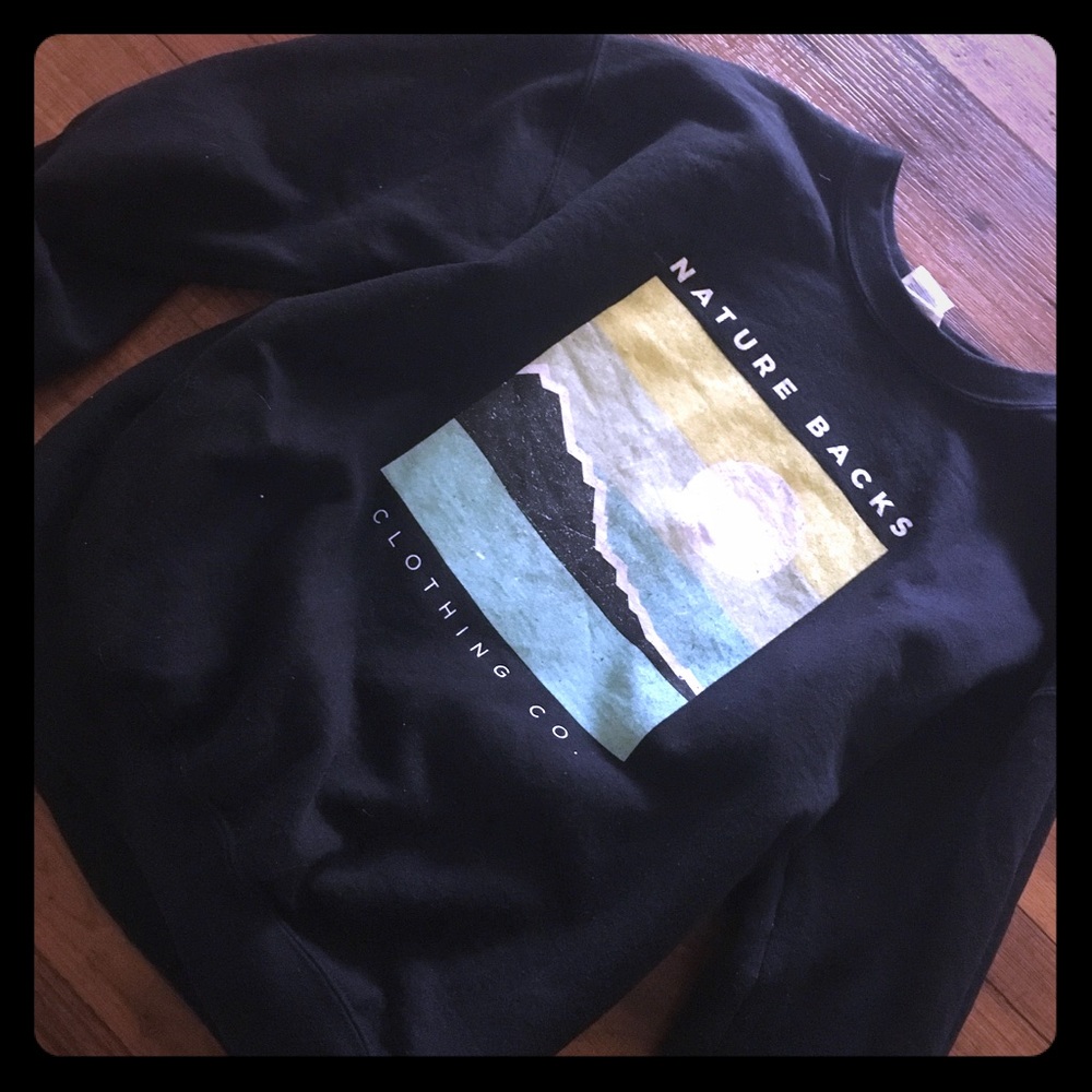 Nature backs sweatshirt